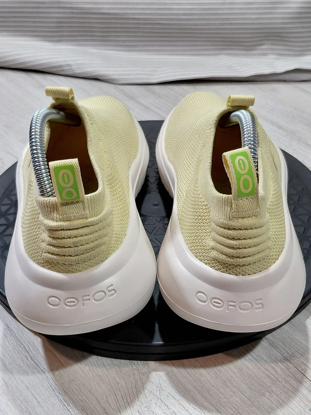 OOFOS Women's OOmy Zen Slip On Recovery Slip-On Knit Sneakers - Pale Yellow W9